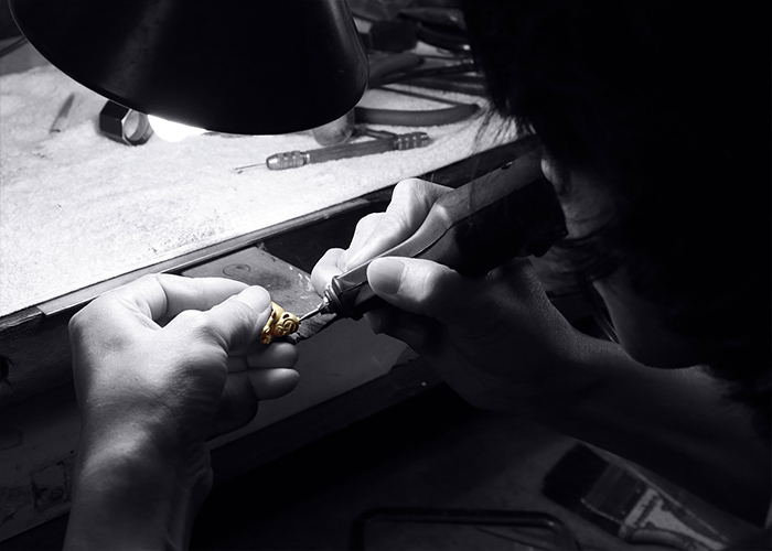 Kirin Jewelry -Silver Brooches Manufacture | Rose Gold Tone Big Honeybee-2